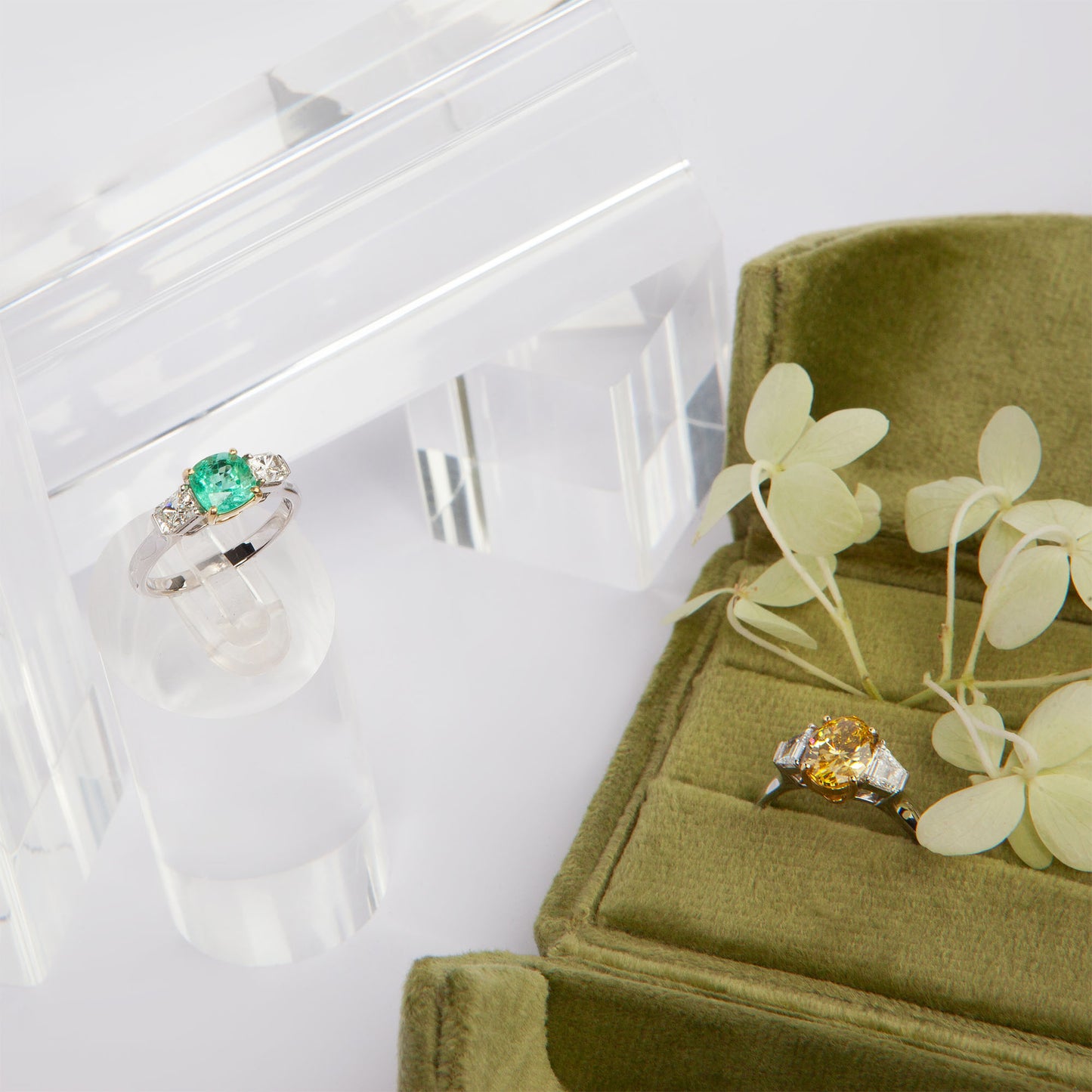 NOVI Jewelry 18K gold ring with 1.58 ct fancy deep brownish-yellow diamond and accent diamonds, IGI certified luxury diamond ring.