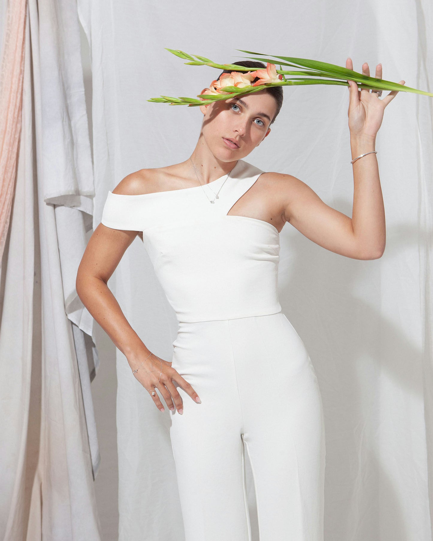 Bangle bracelet in 18K white gold featuring 37 natural diamonds totaling 1.39 carats.