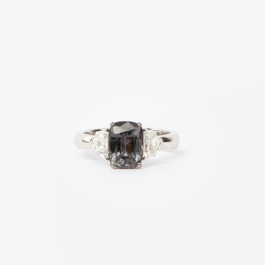 18K White gold ring featuring a natural grey-purple spinel (2.35 ct) and diamonds (0.9 ct) with ALGT Certificate.