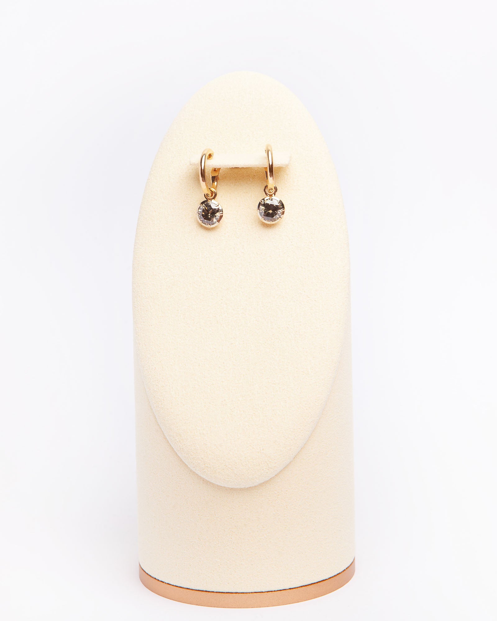 NOVI Jewelry 18K gold earrings with 2.29 ct round grey natural diamonds, SI1, GWLab certified elegant minimalist diamond earrings.