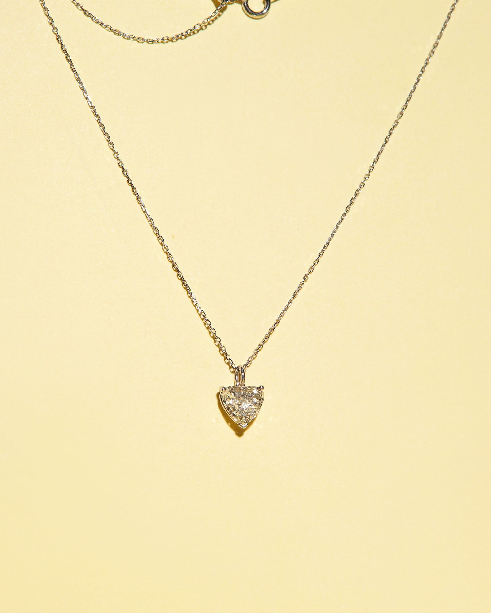 NOVI Jewelry heart-shaped pendant necklace with 1.01 ct K/I1 natural diamond, GWLab certified romantic diamond jewelry, 45 cm chain.