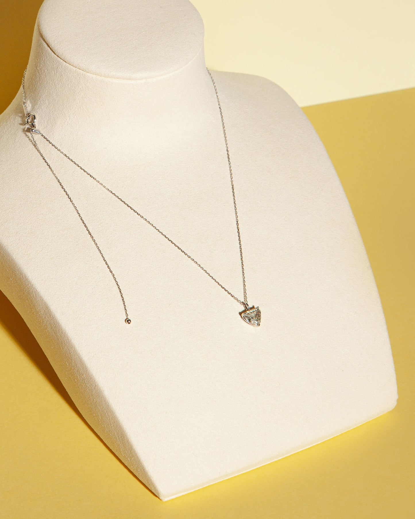 NOVI Jewelry heart-shaped pendant necklace with 1.01 ct K/I1 natural diamond, GWLab certified romantic diamond jewelry, 45 cm chain.