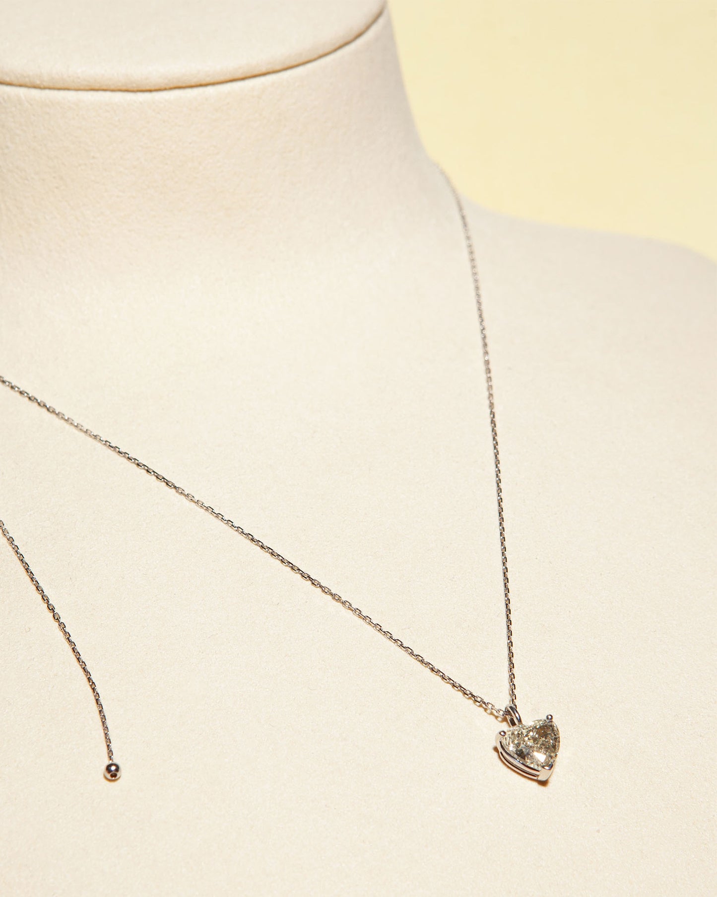 NOVI Jewelry heart-shaped pendant necklace with 1.01 ct K/I1 natural diamond, GWLab certified romantic diamond jewelry, 45 cm chain.