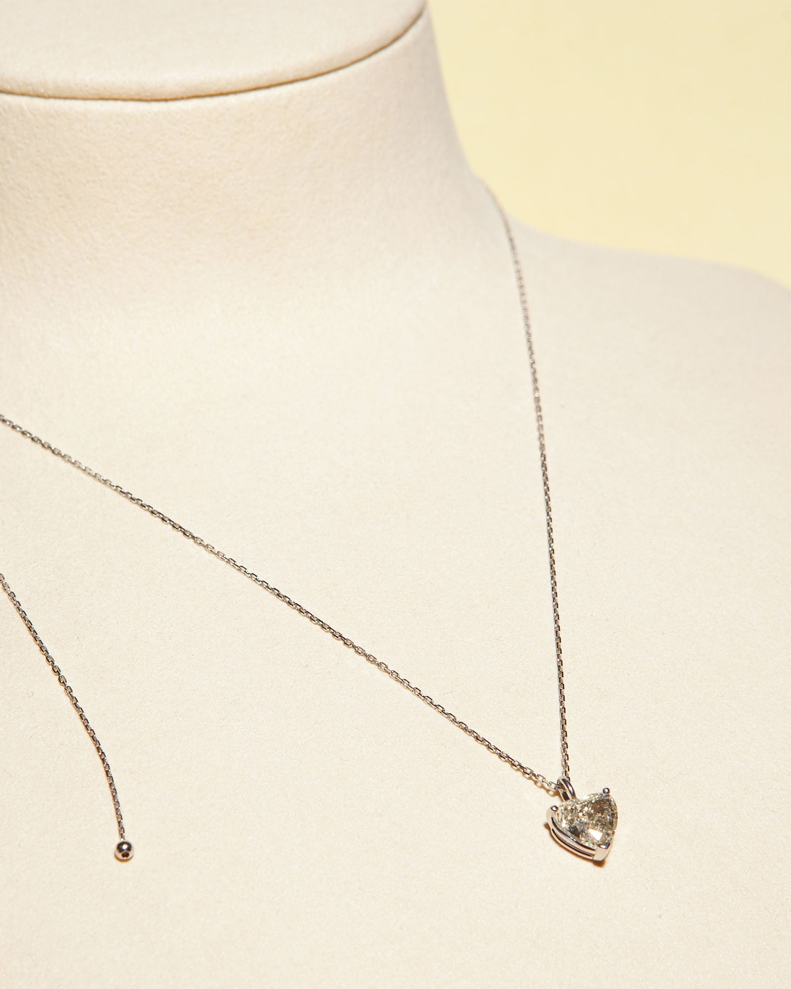 NOVI Jewelry heart-shaped pendant necklace with 1.01 ct K/I1 natural diamond, GWLab certified romantic diamond jewelry, 45 cm chain.