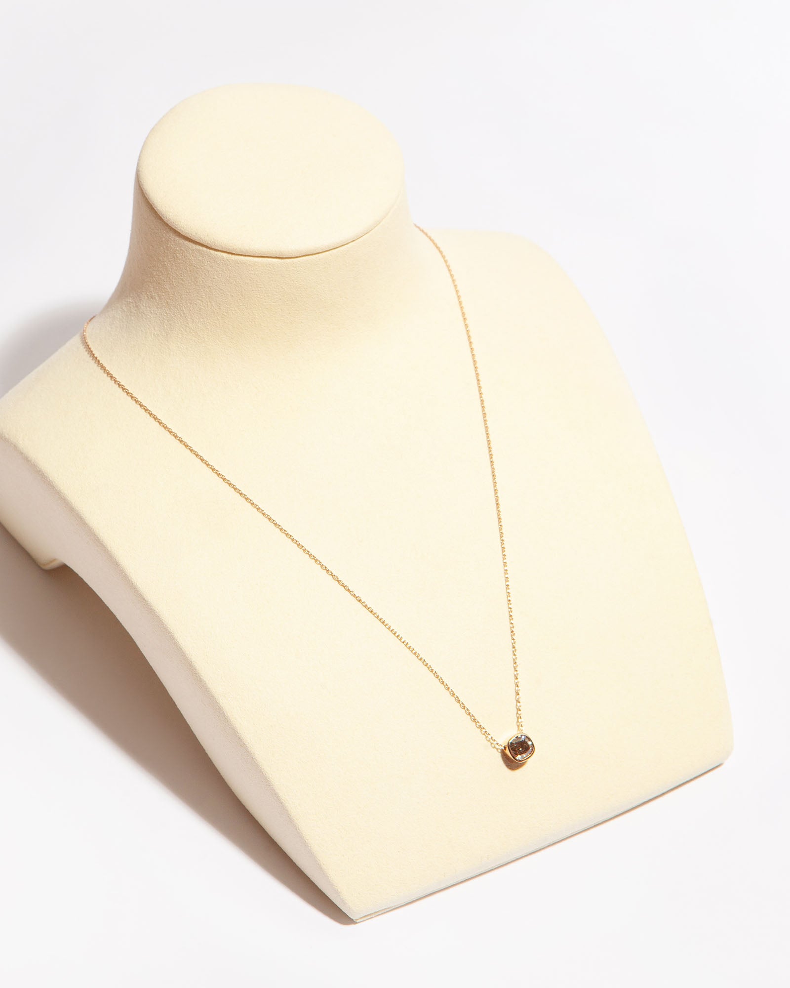 NOVI Jewelry 18K gold pendant with 1.01 ct light brown natural diamond, GWL certified contemporary diamond necklace.