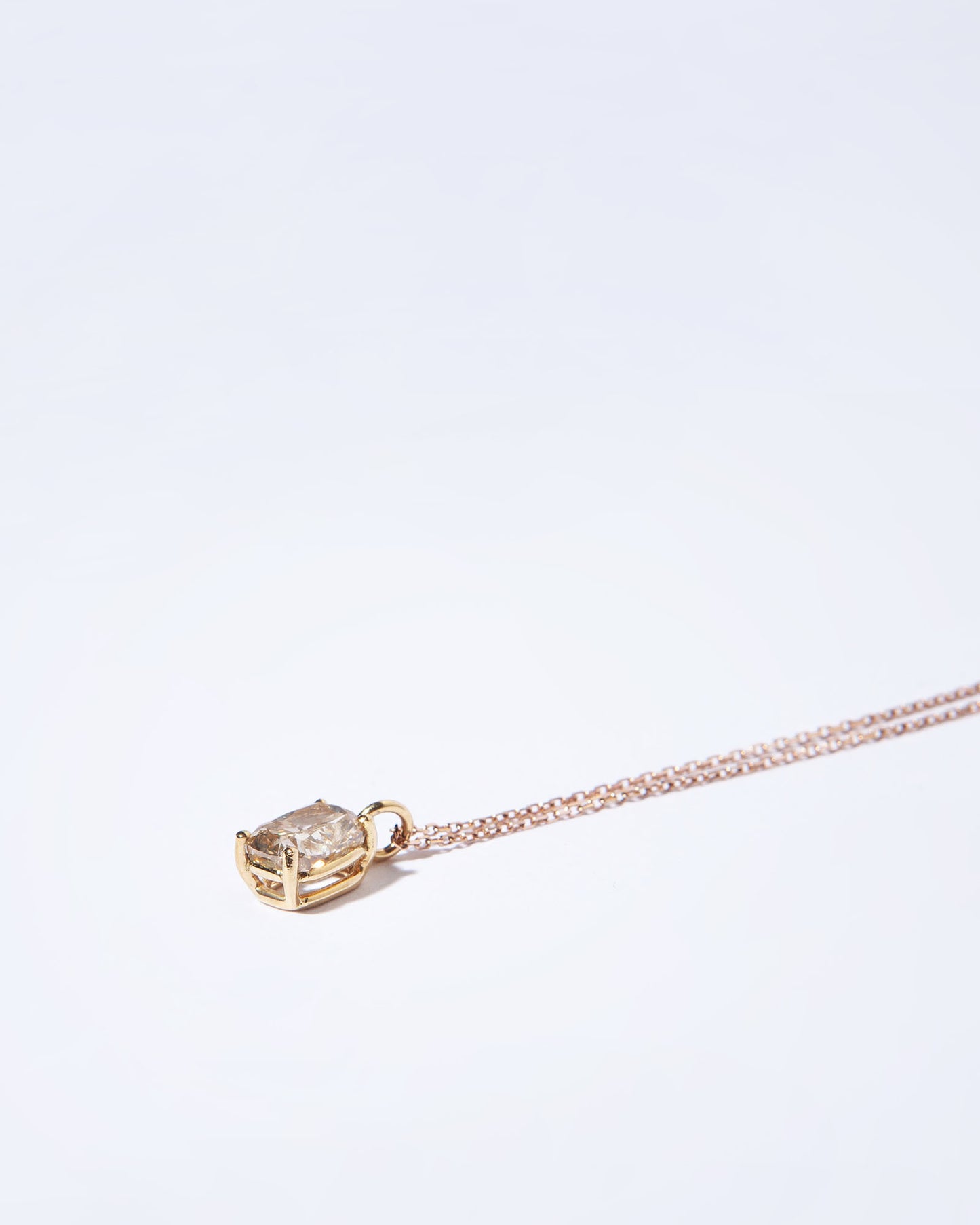 NOVI Jewelry pendant necklace with 1.38 ct fancy brown natural diamond, SI2, IGI certified, jewelry weight 2 g, gold weight 1.7 g, elegant cushion-cut diamond pendant.