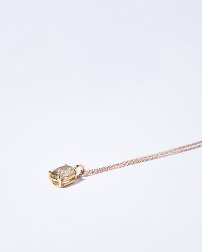 NOVI Jewelry pendant necklace with 1.38 ct fancy brown natural diamond, SI2, IGI certified, jewelry weight 2 g, gold weight 1.7 g, elegant cushion-cut diamond pendant.