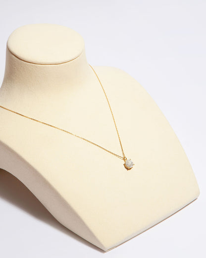 NOVI Jewelry 18K gold pendant with 1.55 ct round natural diamond, IGI certified elegant diamond necklace.