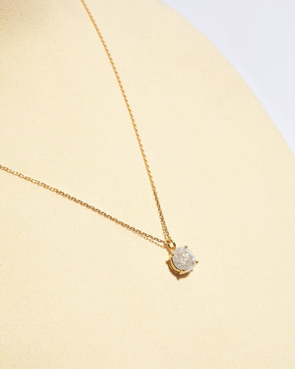 NOVI Jewelry 18K gold pendant with 1.55 ct round natural diamond, IGI certified elegant diamond necklace.
