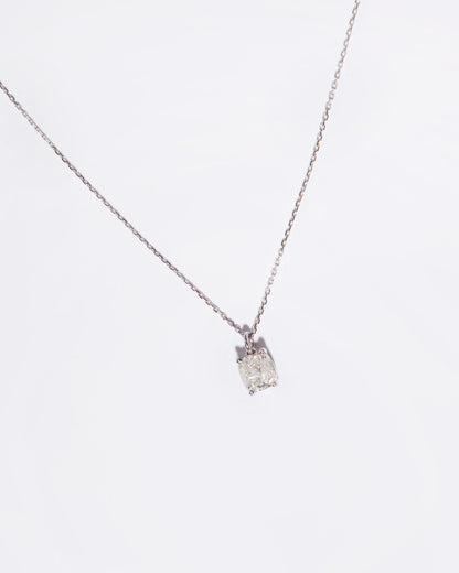 NOVI Jewelry pendant necklace with 1.01 ct E color natural diamond, I2, GWL certified, jewelry weight 1.6 g, gold weight 1.4 g, cushion-cut diamond pendant.