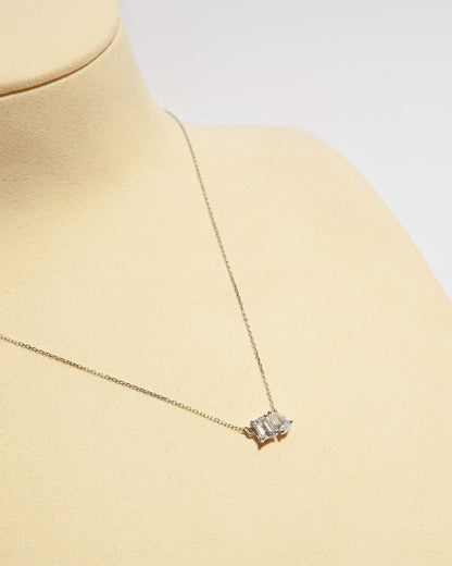 NOVI Jewelry 18K white gold pendant necklace with 0.67 ct natural diamonds, IGI and GWLab certified elegant diamond jewelry.
