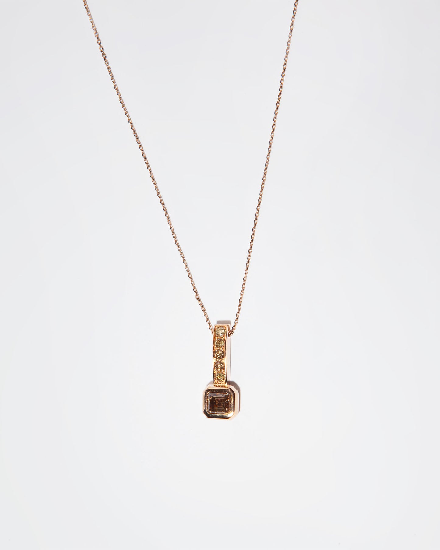 NOVI Jewelry 18K yellow gold pendant with 1.39 ct fancy brown mixed-color diamond and 0.24 ct natural diamonds, SI1-SI3, GWLab certified luxury diamond pendant.
