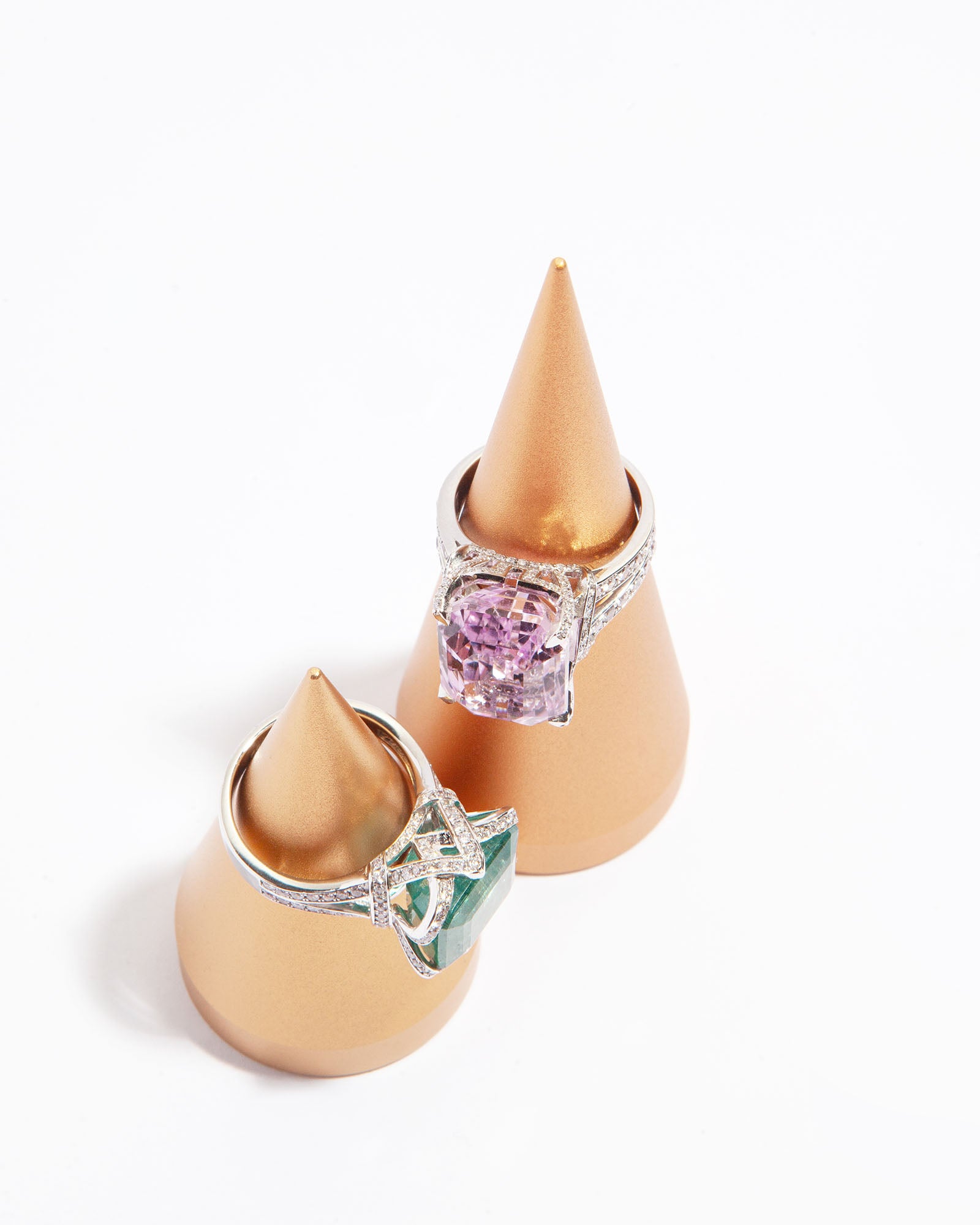 NOVI Jewelry 14K white gold ring featuring a 9.80 ct bluish-green emerald accented with 0.79 ct Faint Pink SI1/E diamonds, IGI certified, elegant and timeless design highlighting the emerald’s color and diamond sparkle.