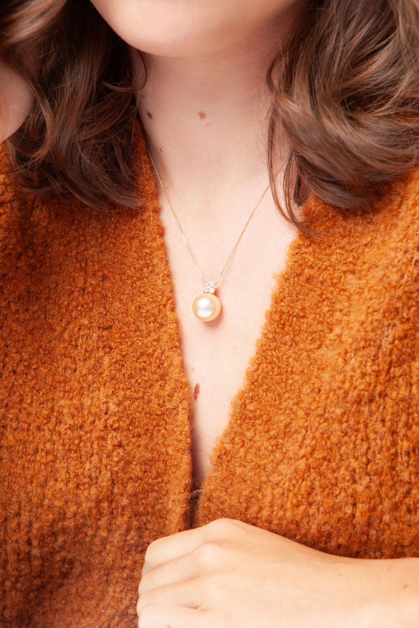 NOVI Jewelry 18K gold pendant with 15 mm Golden South Sea pearl and 0.33 ct natural diamonds, luxury fine jewelry pearl pendant.