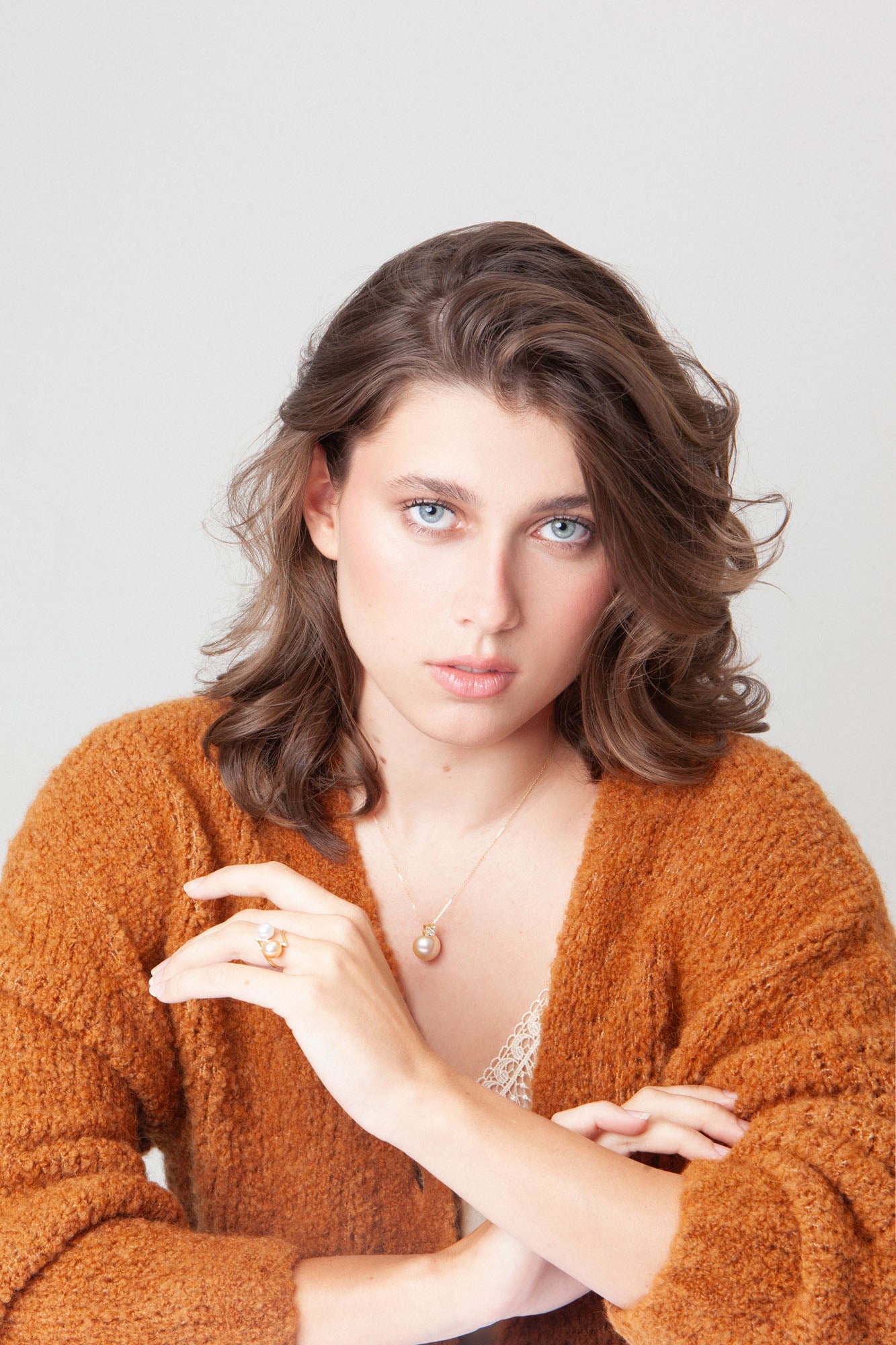 NOVI Jewelry 18K gold pendant with 15 mm Golden South Sea pearl and 0.33 ct natural diamonds, luxury fine jewelry pearl pendant.