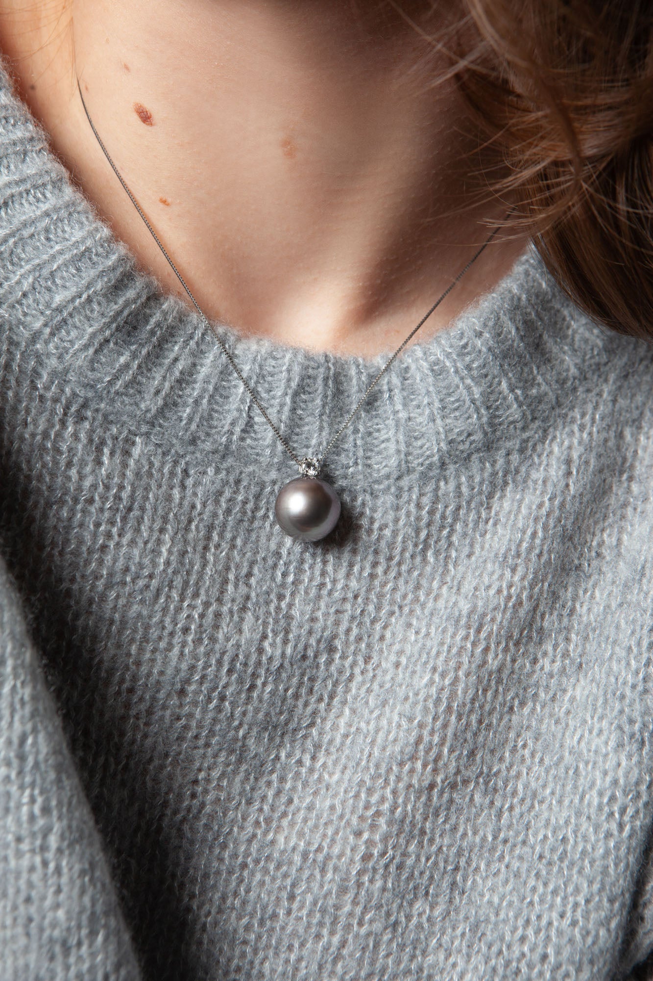 NOVI Jewelry platinum PT900/850 necklace with 15 mm Japanese pearl and 0.3 ct G VS2 diamond, CGL certified luxury pearl pendant.