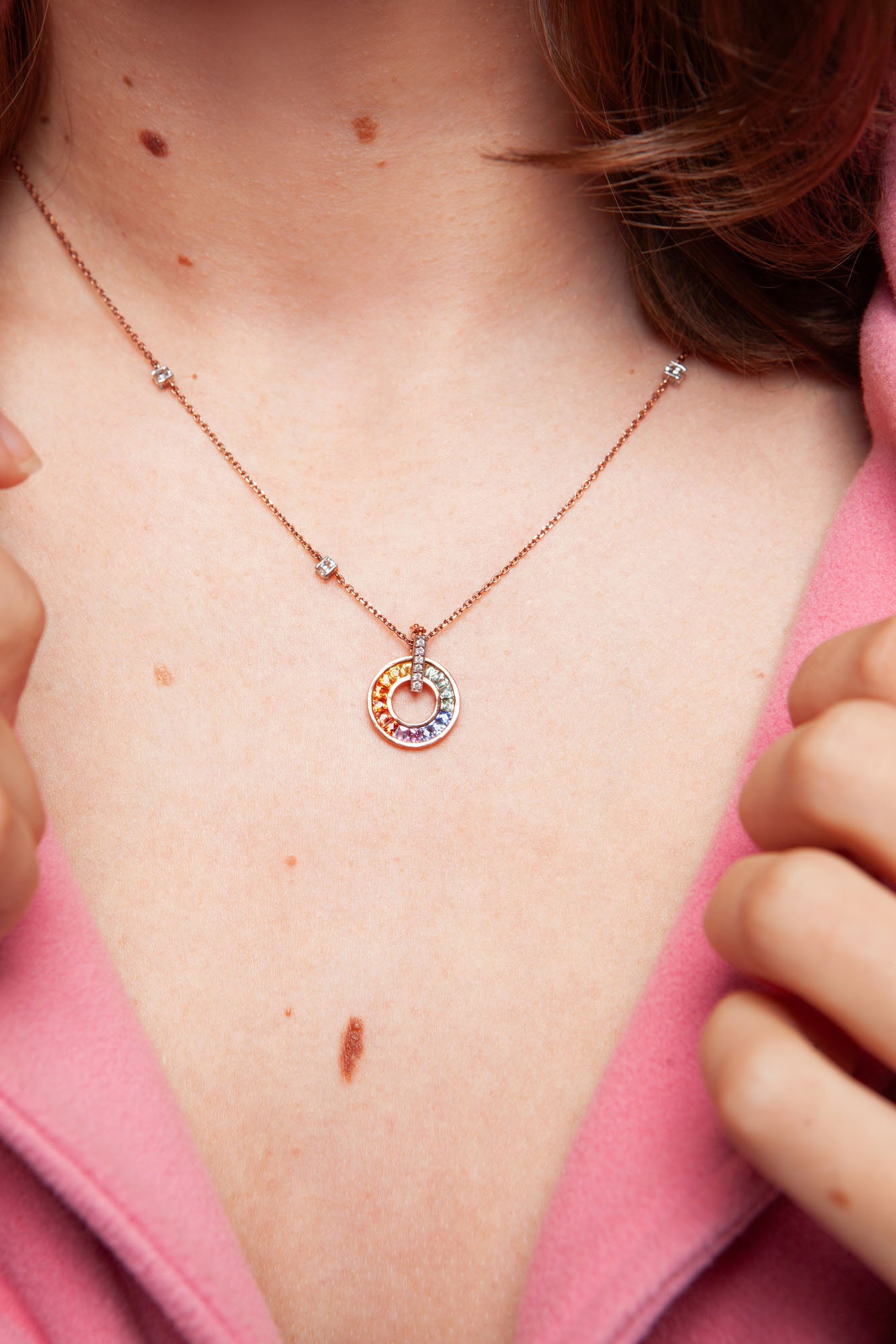 NOVI Jewelry 18K rose and white gold necklace with 1.45 ct multicolour sapphires and 0.31 ct natural diamonds, elegant circular sapphire pendant.