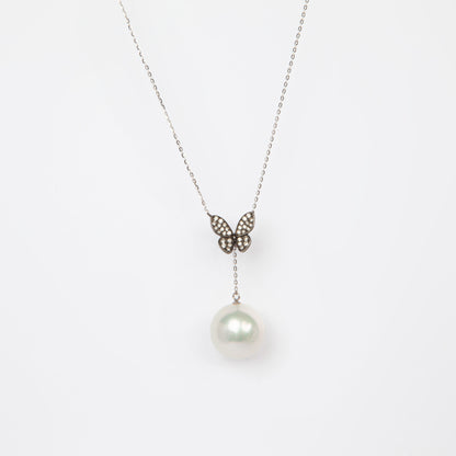 NOVI Jewelry 18K white gold necklace with 14 mm South Sea pearl and 0.21 ct diamonds, elegant butterfly pearl pendant.
