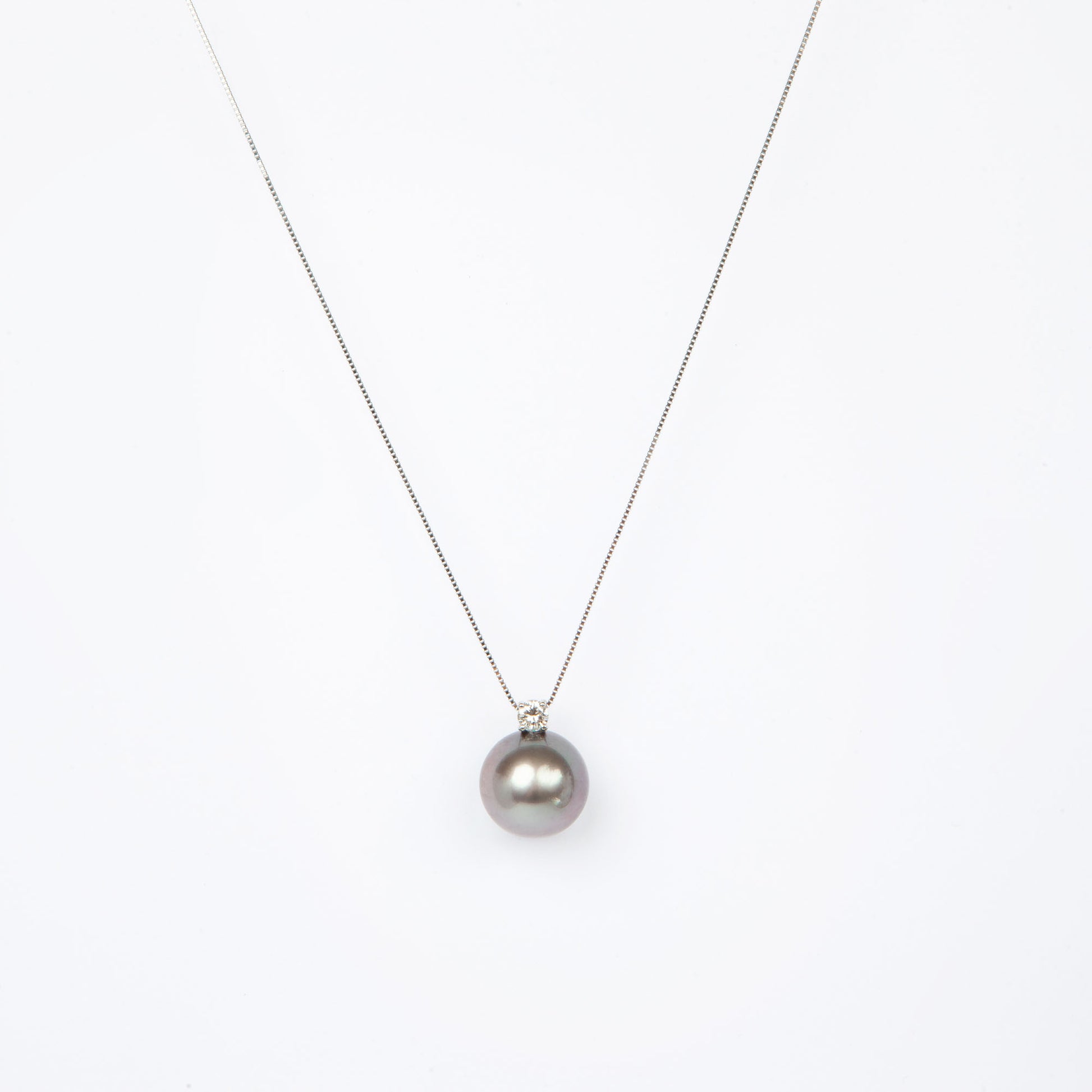 NOVI Jewelry platinum PT900/850 necklace with 15 mm Japanese pearl and 0.3 ct G VS2 diamond, CGL certified luxury pearl pendant.