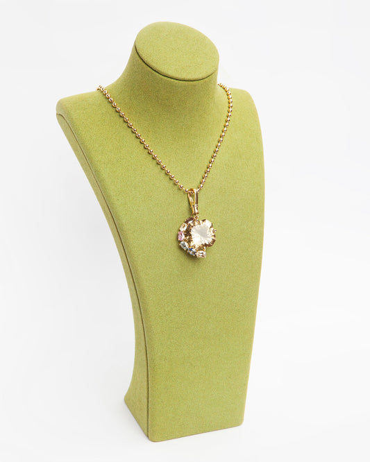 NOVI Jewelry 18K yellow gold pendant with 20.46 ct natural quartz and 3.06 ct multicolor sapphires, Sri Lanka origin, oval cut, total 23.62 ct, statement gemstone pendant.