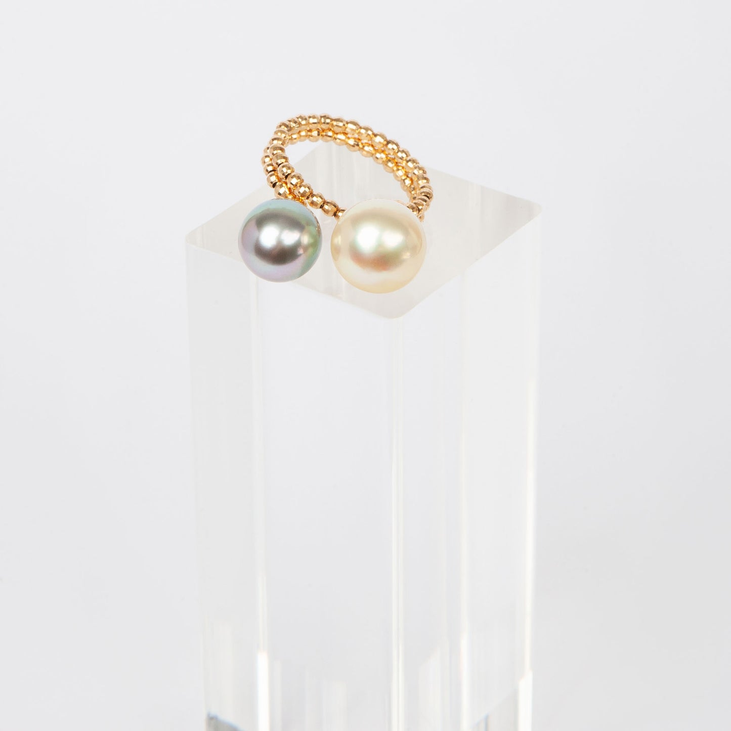 NOVI Jewelry 18K gold ring with 9 mm and 10 mm South Sea pearls, modern elegant open-design pearl ring.