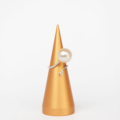 NOVI Jewelry 18K gold ring with 13 mm South Sea pearl and 0.14 ct natural diamonds, luxury large-pearl fine jewelry.