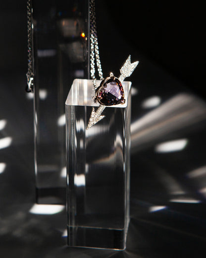 NOVI Jewelry gold pendant with 10.99 ct natural heart-shaped tanzanite, AIGS certified, accented with pavé diamonds, jewelry weight 10 g, gold weight 7.7 g, romantic statement pendant.