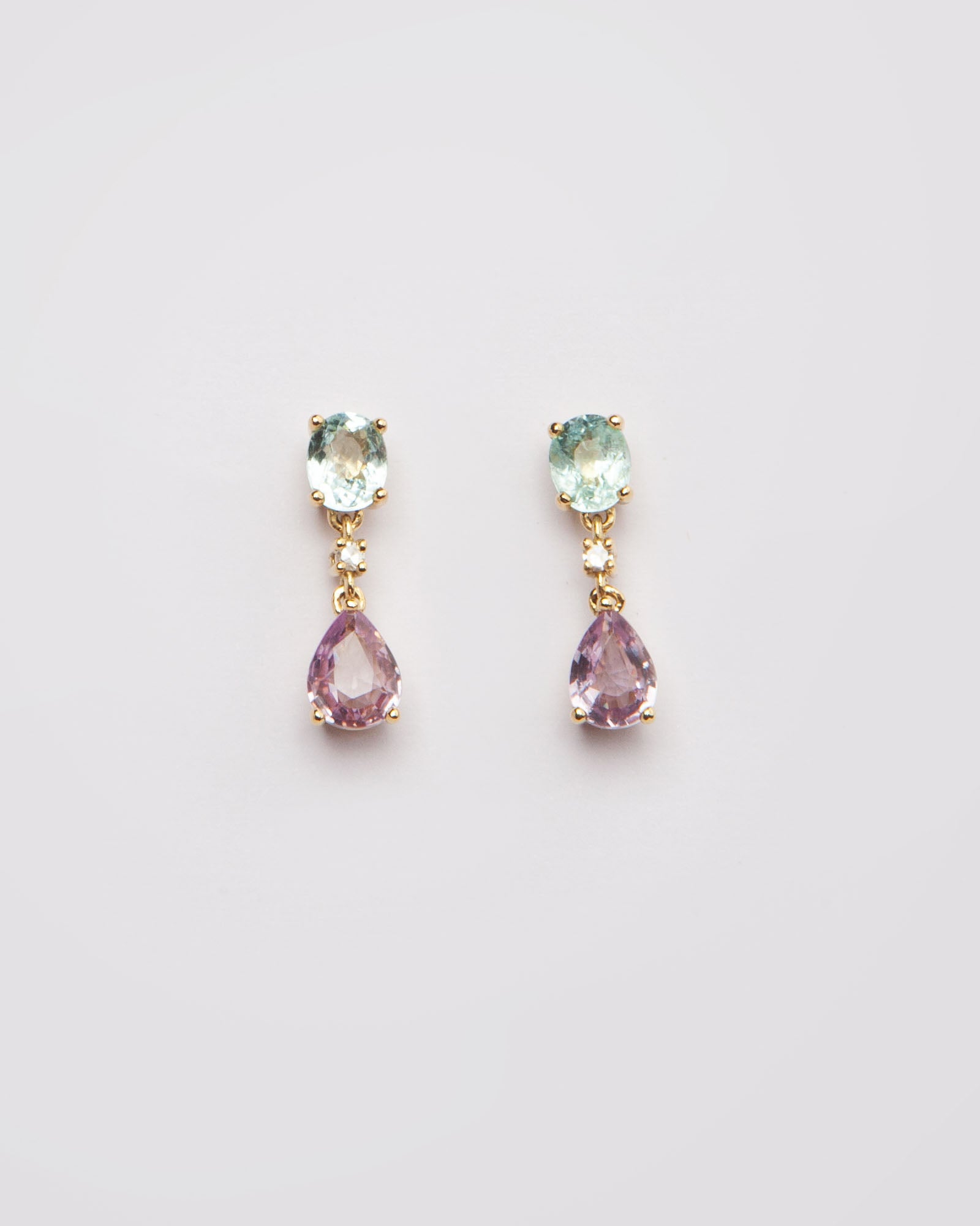 NOVI Jewelry 18K gold earrings with 2.17 ct natural pink sapphires, Paraiba tourmalines and diamonds, IGE certified luxury gemstone earrings.