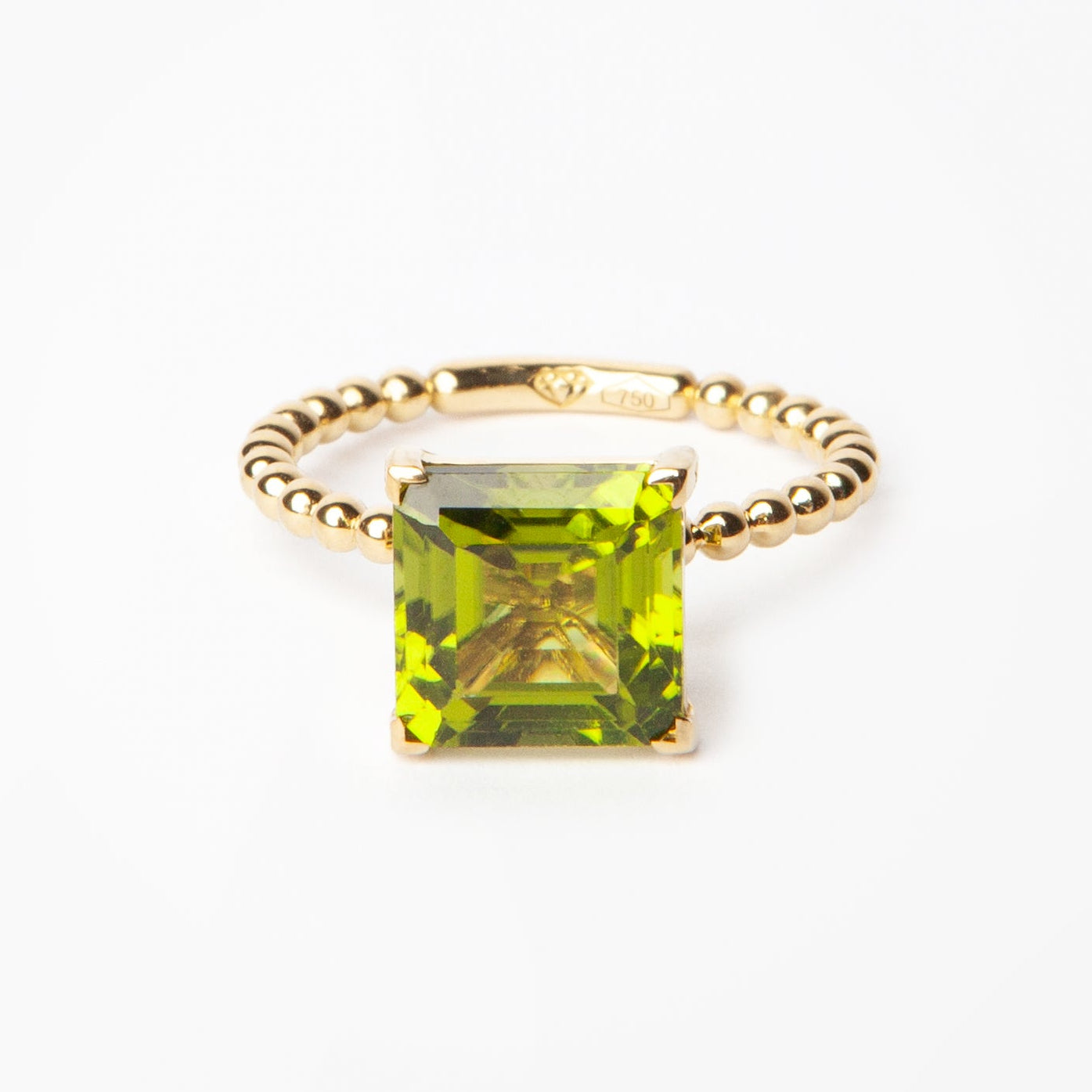 Peridot Ring · 750 Gold · 4.194 ct Peridot