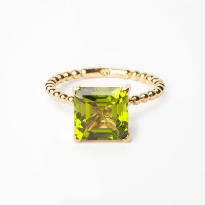 Peridot Ring · 750 Gold · 4.194 ct Peridot