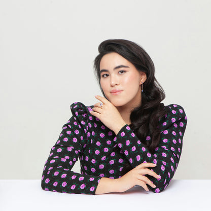 Drop earrings in 18K rose gold featuring 2.833 ct total weight of blue and pink sapphires, and round-cut diamonds.