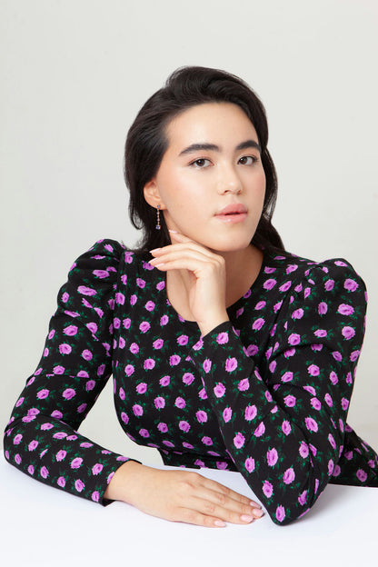 Drop earrings in 18K rose gold featuring 2.833 ct total weight of blue and pink sapphires, and round-cut diamonds.