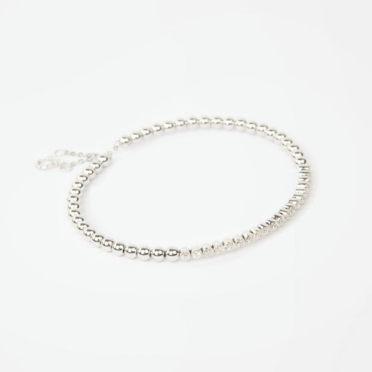 Diamond ring in 18K white gold featuring 20 natural round brilliant-cut diamonds, total weight approx. 0.60 ct.