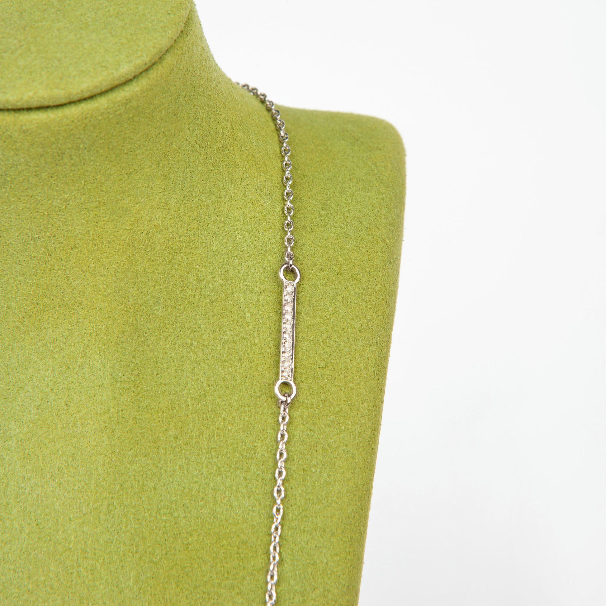 18K White gold Necklace featuring 50 Diamonds totaling 0.45 ct.