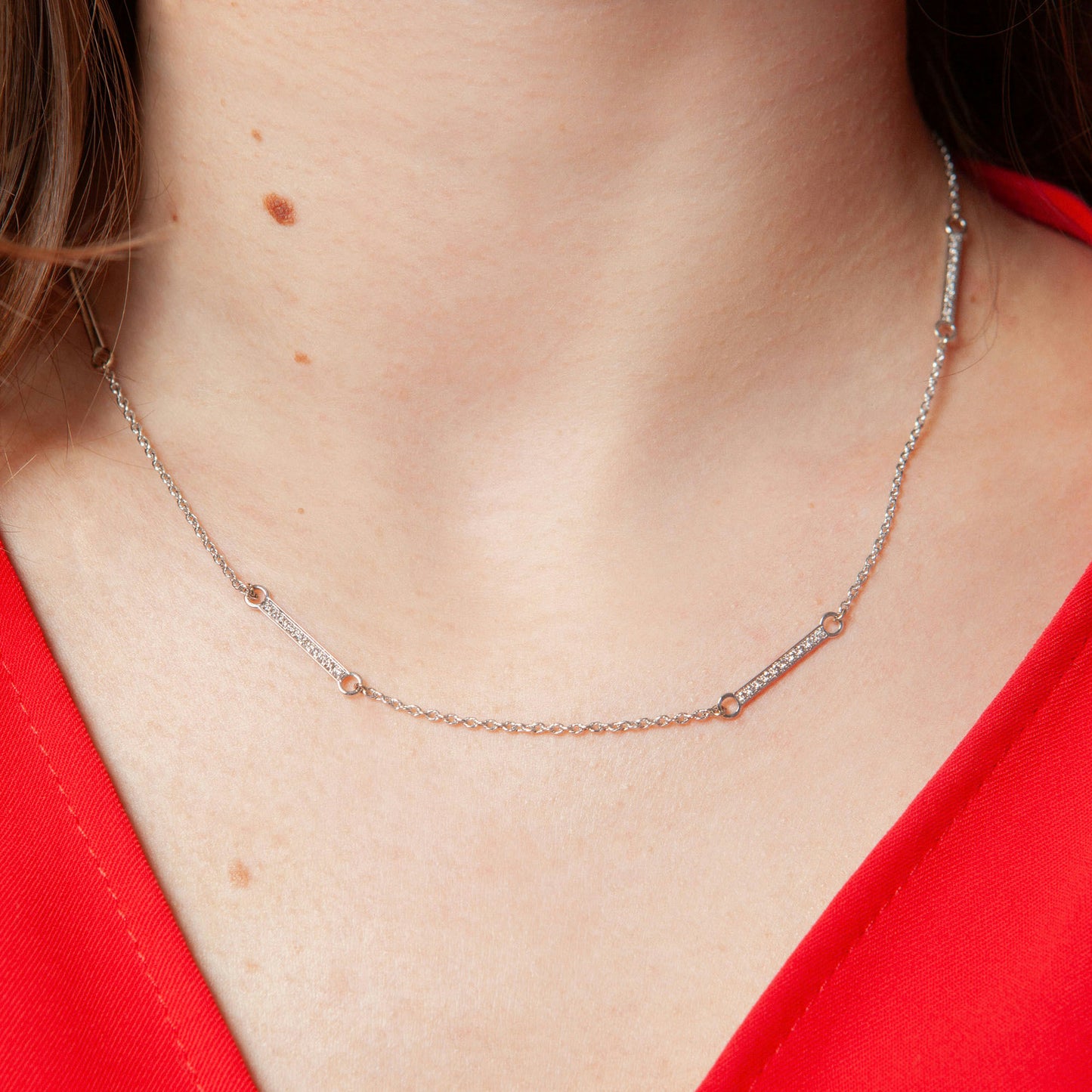 18K White gold Necklace featuring 50 Diamonds totaling 0.45 ct.